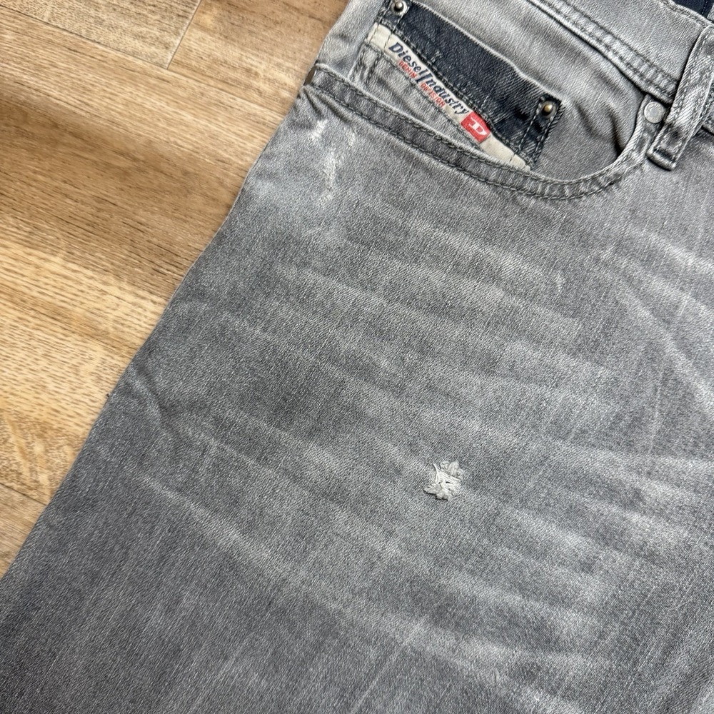 Diesel Tepphar Jeans Men 34x32 Gray Slim Carrot Stretch Distressed Whiskered - Picture 9 of 16